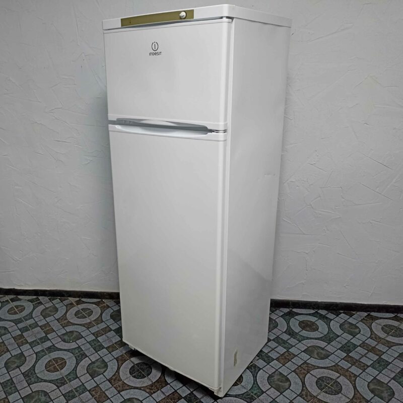 Холодильник Indesit # 16940 Техно-онлайн Indesit