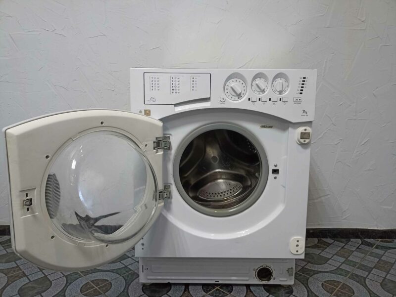 Встроенная стиральная машина Ariston # 16694 Техно-онлайн Ariston