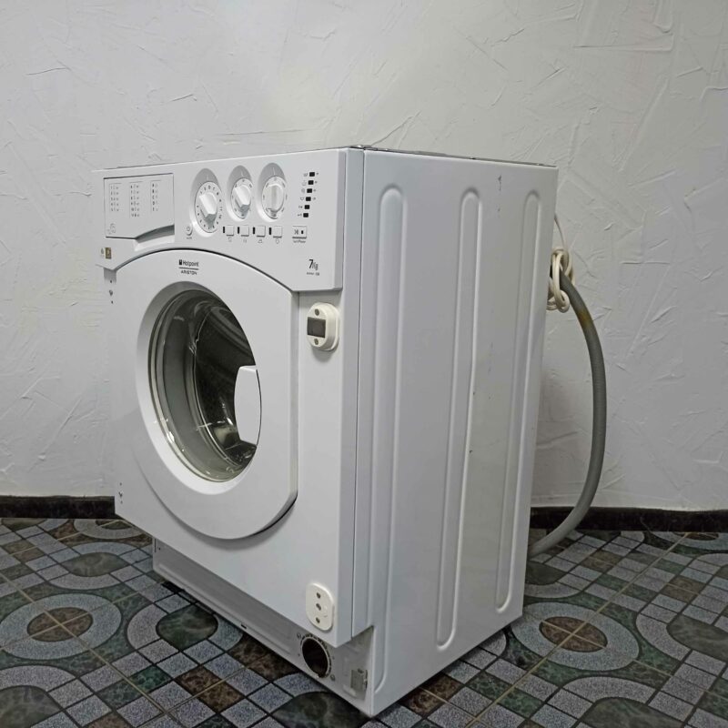 Встроенная стиральная машина Ariston # 16694 Техно-онлайн Ariston